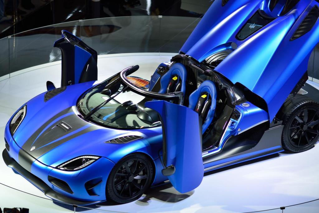 Blue Koenigsegg Wallpaper