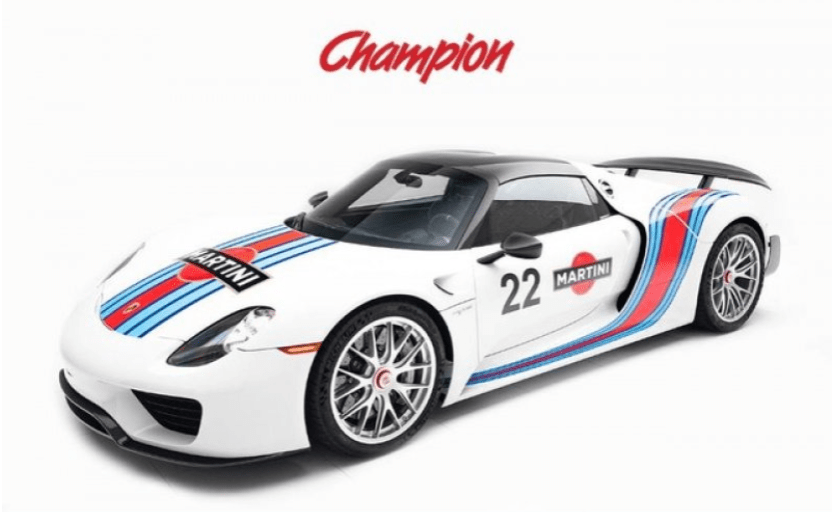 Photo of a White Porsche 918 Spyder